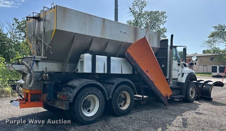 image for item DS4183 2011 International  Workstar  spreader truck