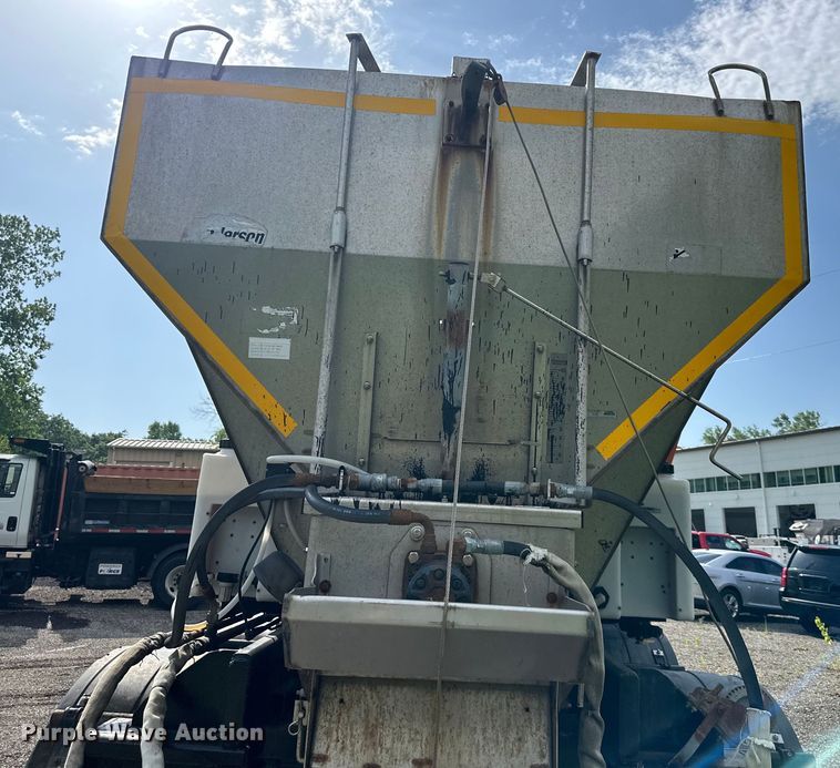 image for item DS4183 2011 International  Workstar  spreader truck