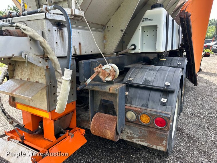 image for item DS4183 2011 International  Workstar  spreader truck