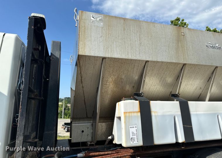 image for item DS4183 2011 International  Workstar  spreader truck