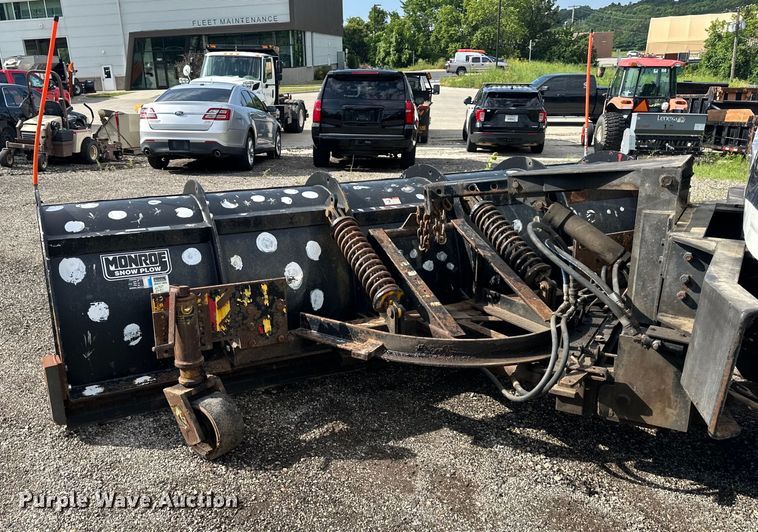 image for item DS4183 2011 International  Workstar  spreader truck