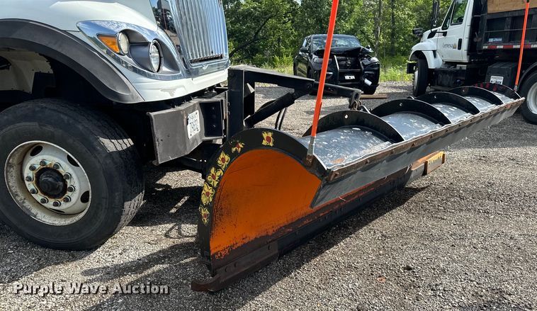 image for item DS4183 2011 International  Workstar  spreader truck