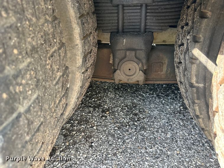 image for item DS4183 2011 International  Workstar  spreader truck