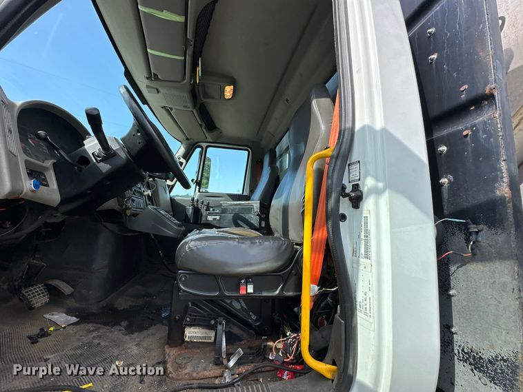 image for item DS4183 2011 International  Workstar  spreader truck