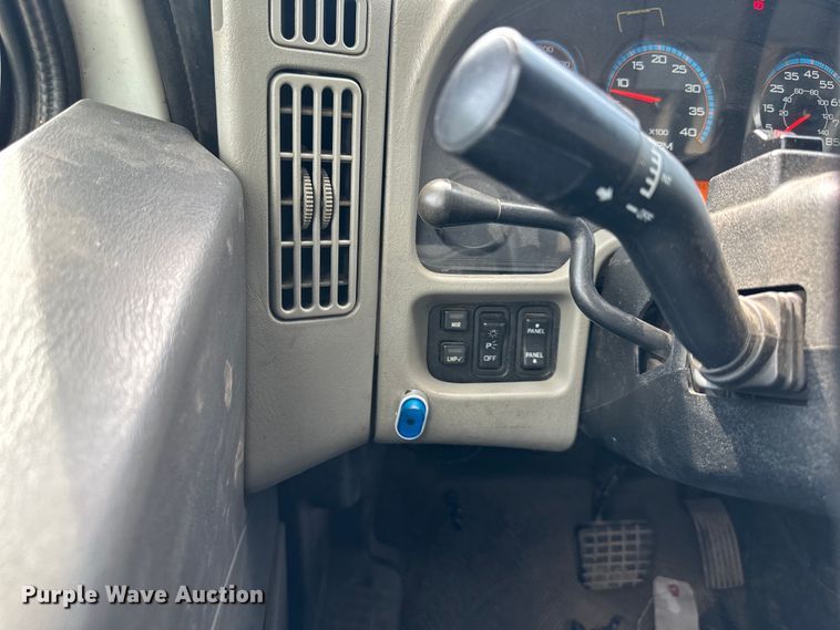 image for item DS4183 2011 International  Workstar  spreader truck