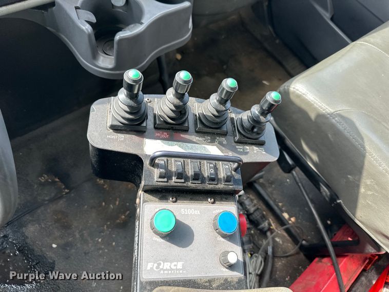 image for item DS4183 2011 International  Workstar  spreader truck