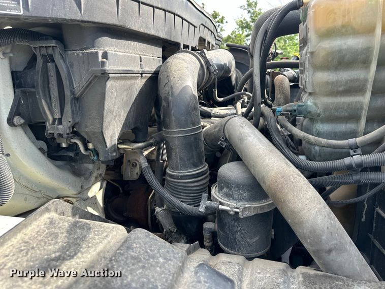 image for item DS4183 2011 International  Workstar  spreader truck