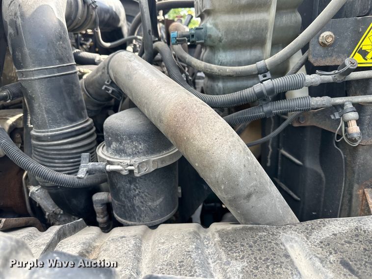 image for item DS4183 2011 International  Workstar  spreader truck