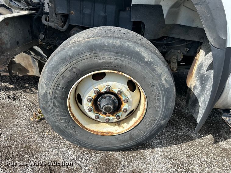 image for item DS4183 2011 International  Workstar  spreader truck