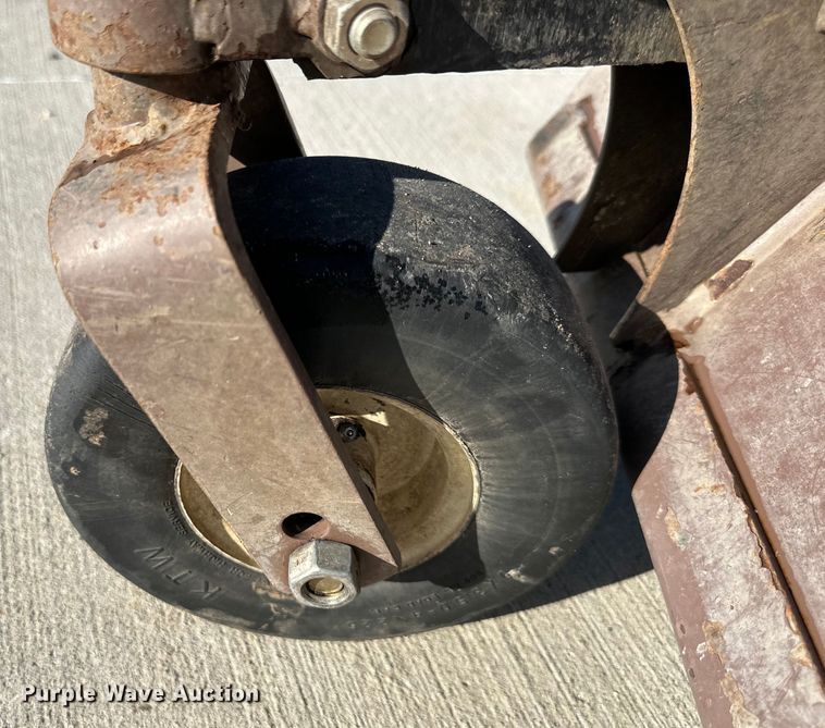 image for item DS4184 Grasshopper  725D ZTR lawn mower