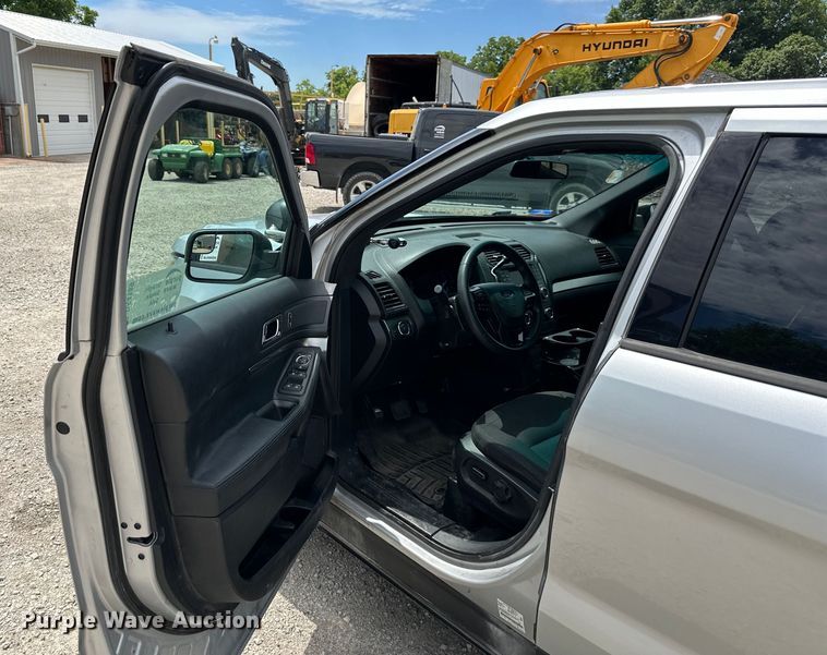 image for item DS4189 2016 Ford Explorer Police Interceptor  SUV