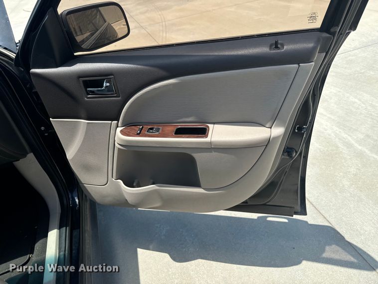 image for item DX0810 2008 Ford Taurus 