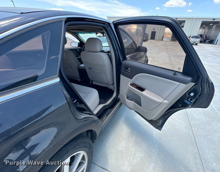 image for item DX0810 2008 Ford Taurus 