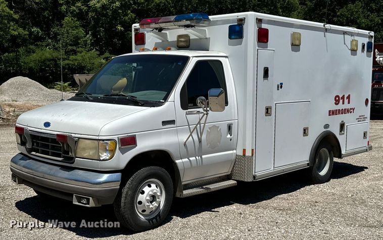 image for item DX0814 1995 Ford E350 ambulance