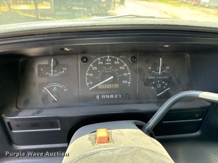 image for item DX0814 1995 Ford E350 ambulance