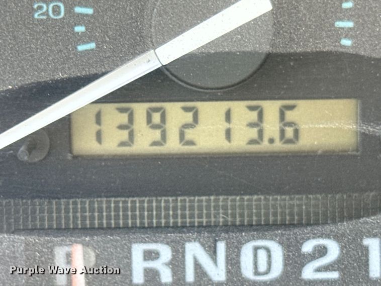 image for item DX0814 1995 Ford E350 ambulance