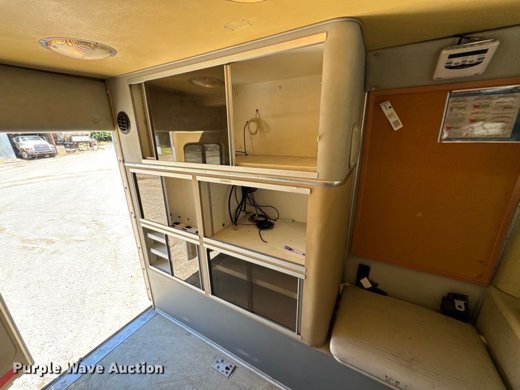 image for item DX0814 1995 Ford E350 ambulance