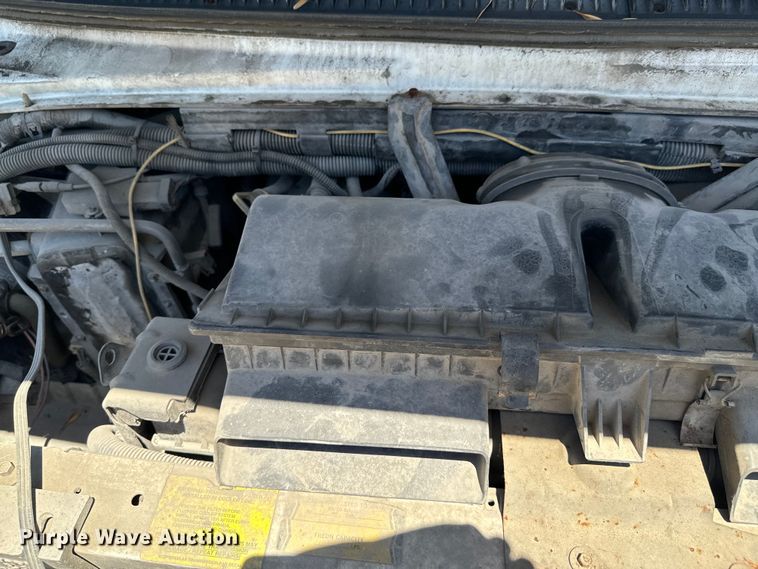 image for item DX0814 1995 Ford E350 ambulance