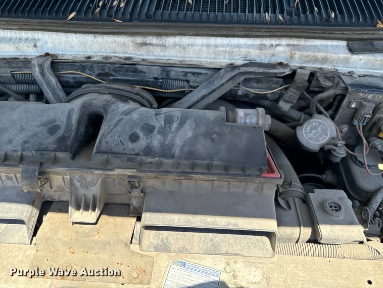 image for item DX0814 1995 Ford E350 ambulance