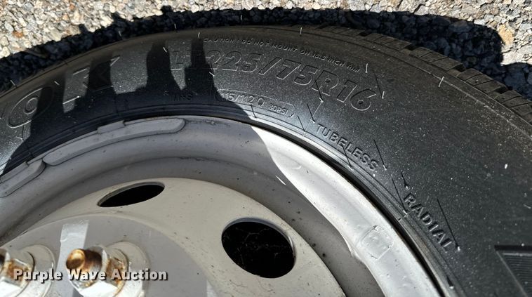 image for item DX0814 1995 Ford E350 ambulance