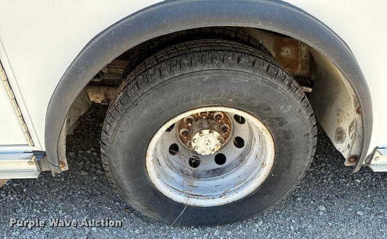 image for item DX0814 1995 Ford E350 ambulance