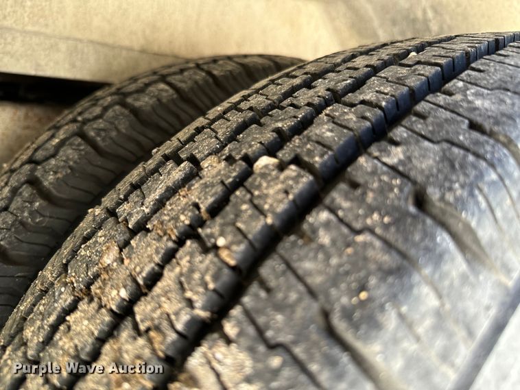 image for item DX0814 1995 Ford E350 ambulance