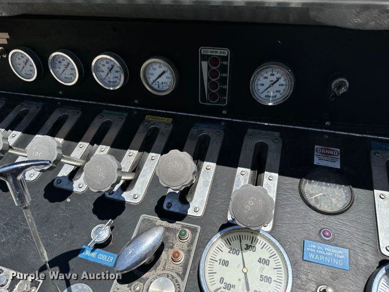 image for item DX0815 1992 Spartan 5186 600 pumper fire truck