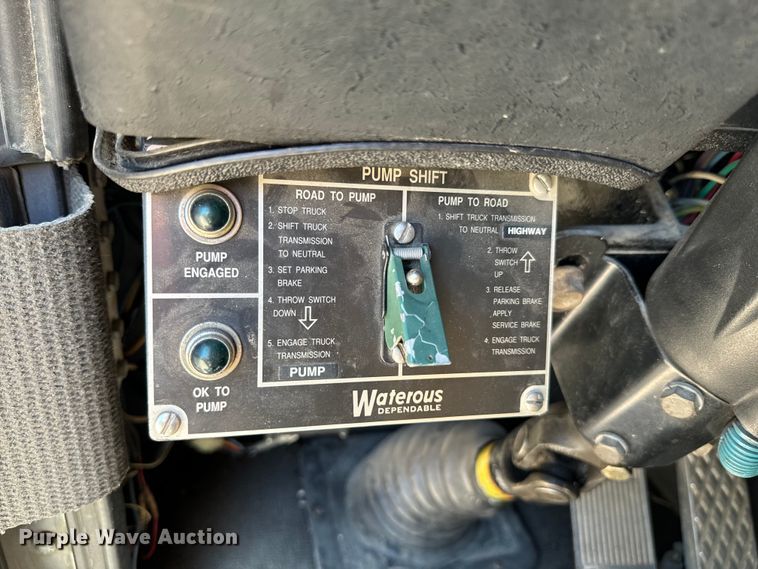 image for item DX0815 1992 Spartan 5186 600 pumper fire truck