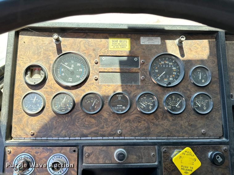 image for item DX0815 1992 Spartan 5186 600 pumper fire truck