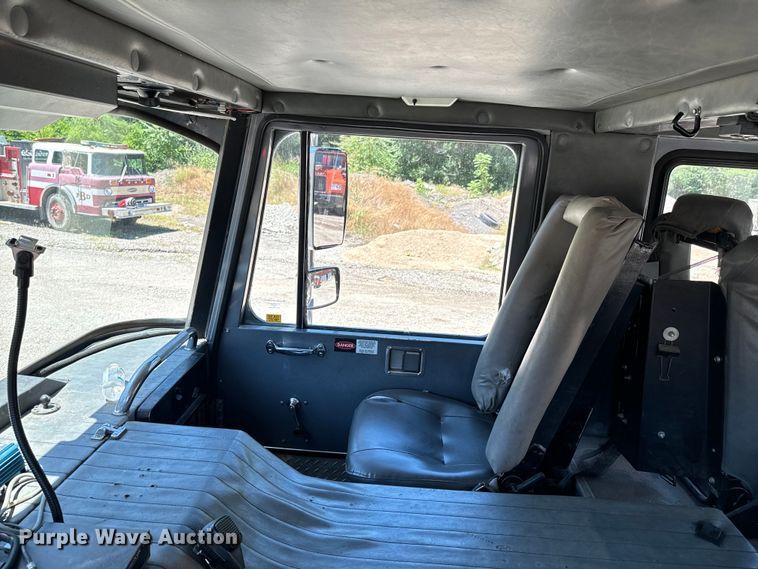 image for item DX0815 1992 Spartan 5186 600 pumper fire truck