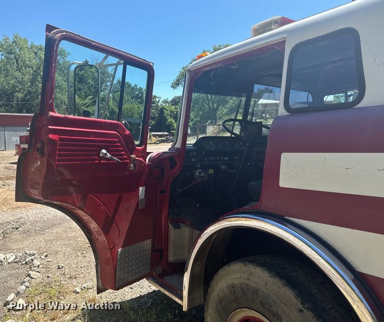 image for item DX0817 1980 Ford 8000 pumper fire truck