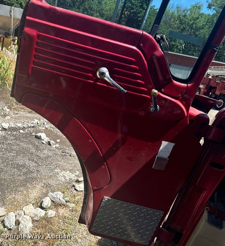 image for item DX0817 1980 Ford 8000 pumper fire truck