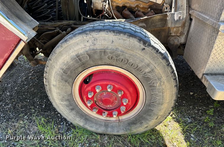 image for item DX0817 1980 Ford 8000 pumper fire truck