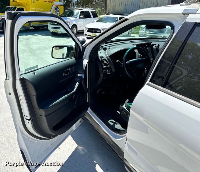 image for item EH6888 2017 Ford Explorer Police Interceptor  SUV