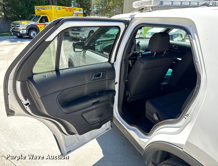 image for item EH6888 2017 Ford Explorer Police Interceptor  SUV