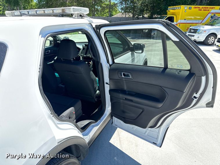 image for item EH6888 2017 Ford Explorer Police Interceptor  SUV