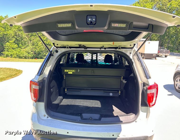 image for item EH6888 2017 Ford Explorer Police Interceptor  SUV