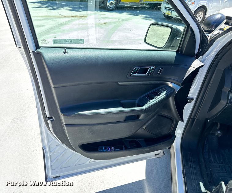 image for item EH6889 2016 Ford  Explorer Police Interceptor  SUV