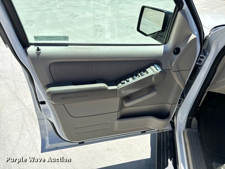image for item EH6890 2007 Ford Explorer  SUV