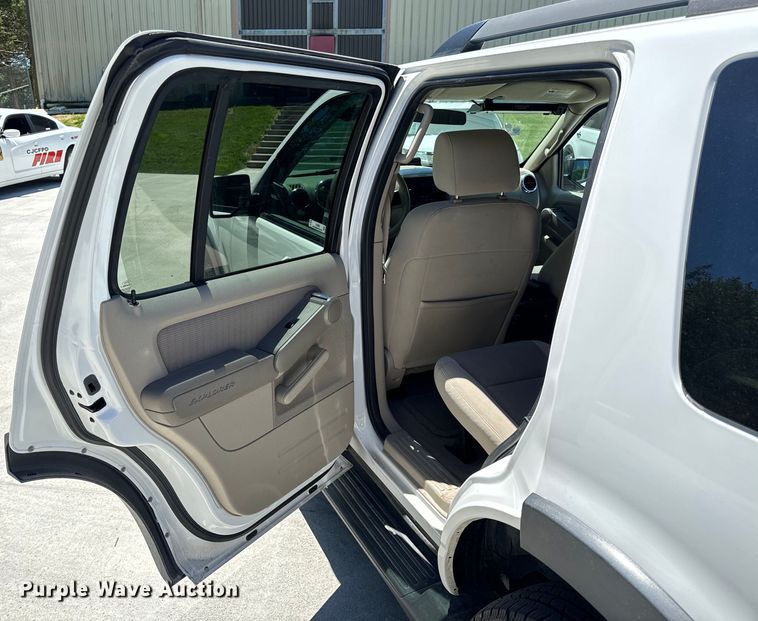 image for item EH6890 2007 Ford Explorer  SUV