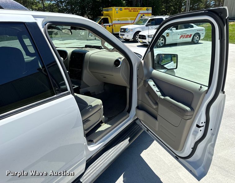 image for item EH6890 2007 Ford Explorer  SUV