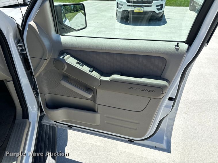 image for item EH6890 2007 Ford Explorer  SUV