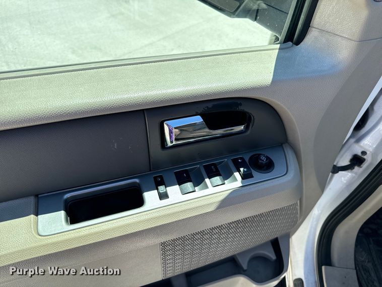 image for item EH6892 2008 Ford Expedition SUV