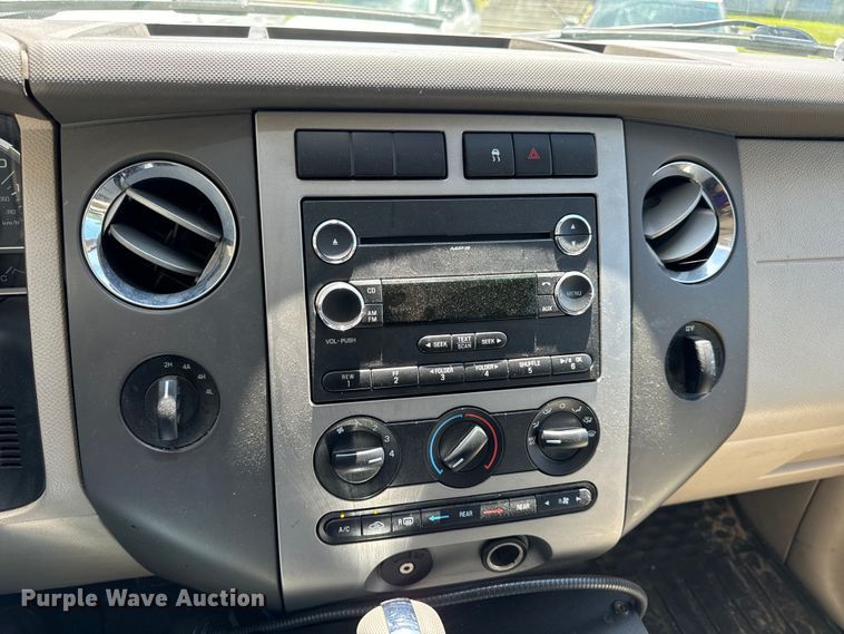 image for item EH6892 2008 Ford Expedition SUV