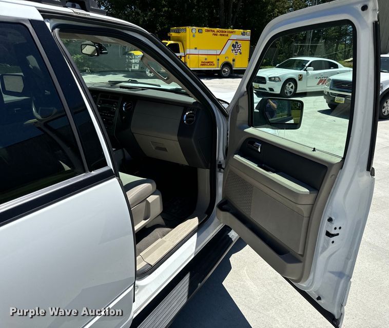 image for item EH6892 2008 Ford Expedition SUV