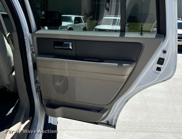 image for item EH6892 2008 Ford Expedition SUV