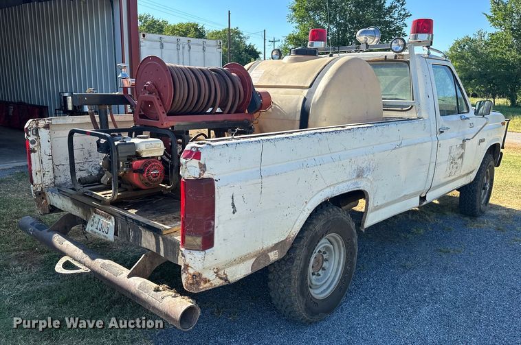 image for item EJ4396 1985 Ford F250 pickup truck