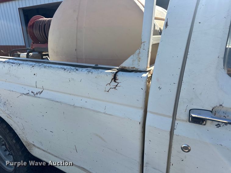 image for item EJ4396 1985 Ford F250 pickup truck