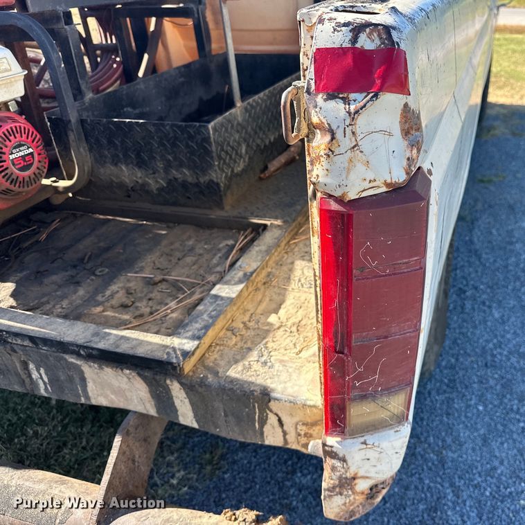 image for item EJ4396 1985 Ford F250 pickup truck