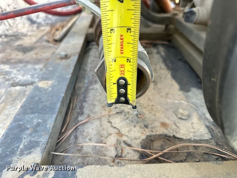 image for item EJ4396 1985 Ford F250 pickup truck